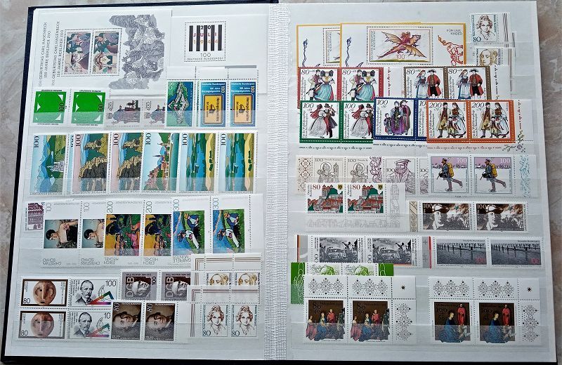 Platzhalter mit deutschem Text, der die Anzeige eines Bildes anbietet; Kontakt-E-Mail-Adresse angegeben.