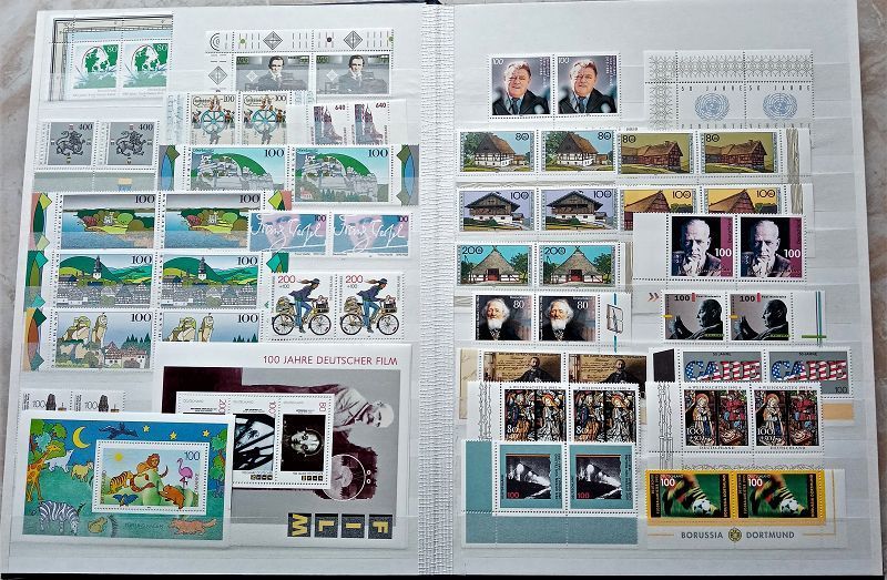 Platzhalter mit deutschem Text, der die Anzeige eines Bildes anbietet; Kontakt-E-Mail-Adresse angegeben.