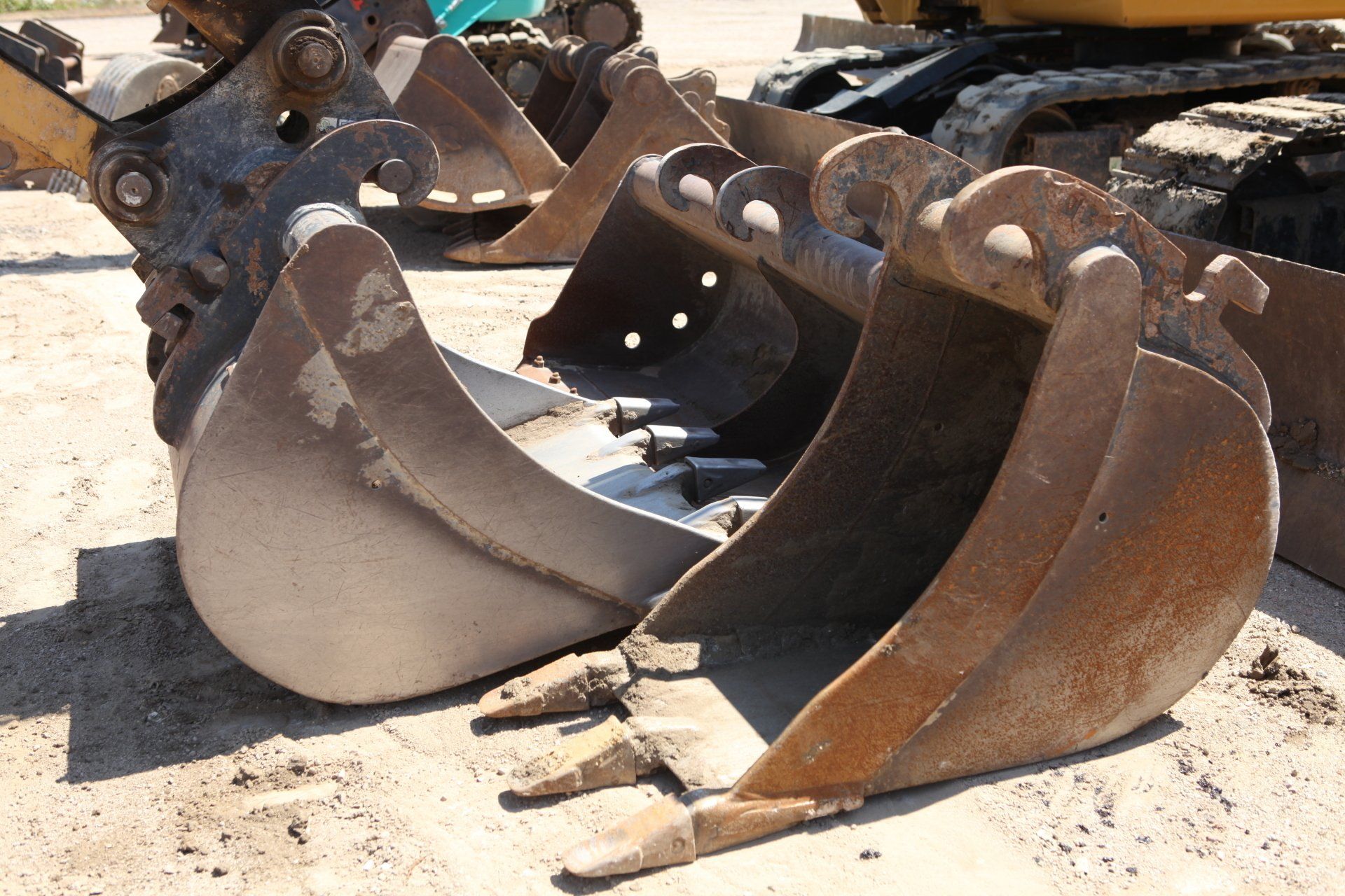 photo de plusieurs pelles