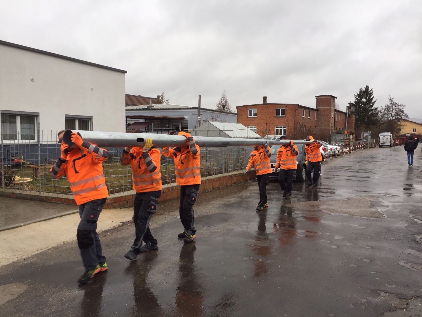 Techniker repariert eine Anlage