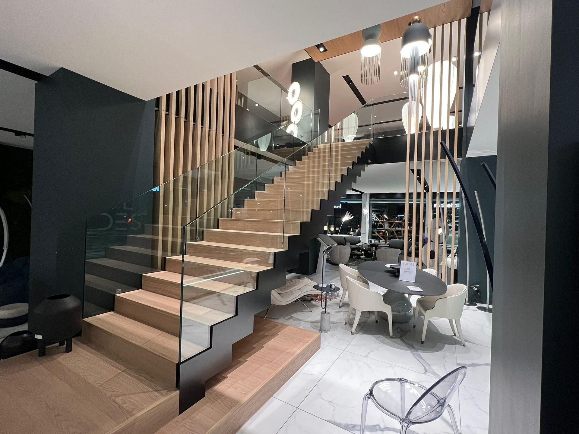 Escalier acier verre