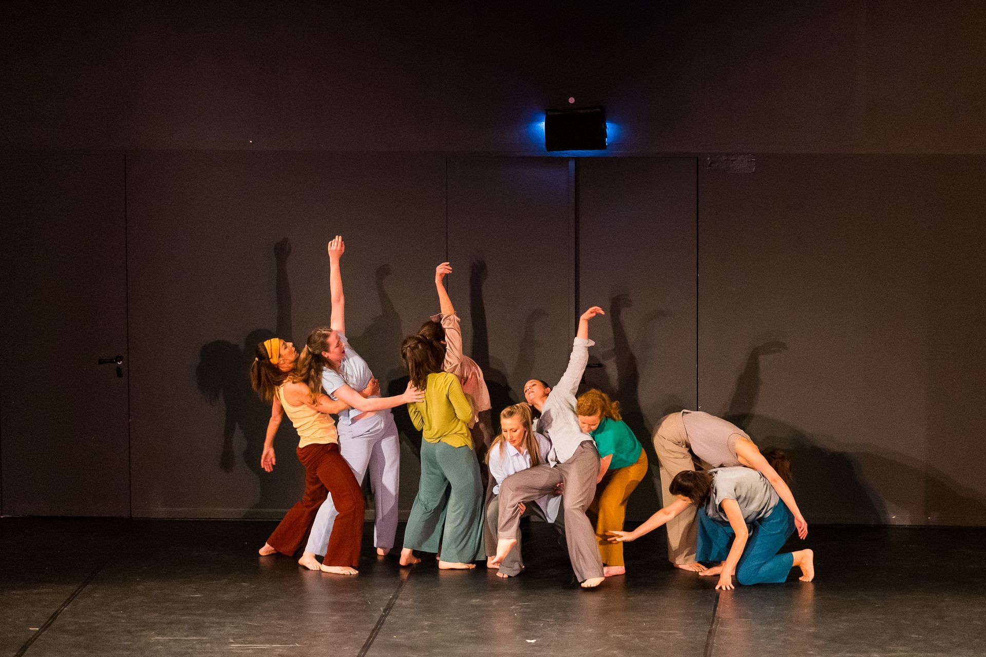 Modern Dance Aufführung der Tanzschule Tanz im Hof.