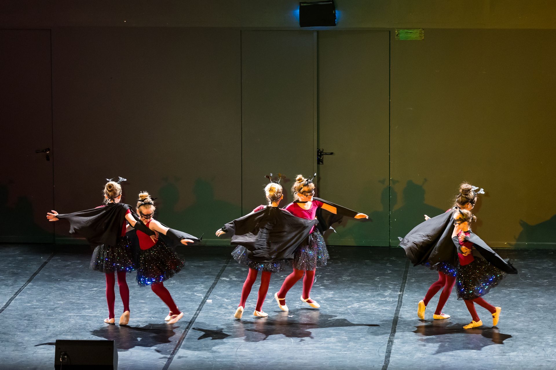 Kinder-Ballett Aufführung der Tanzschule im Hof
