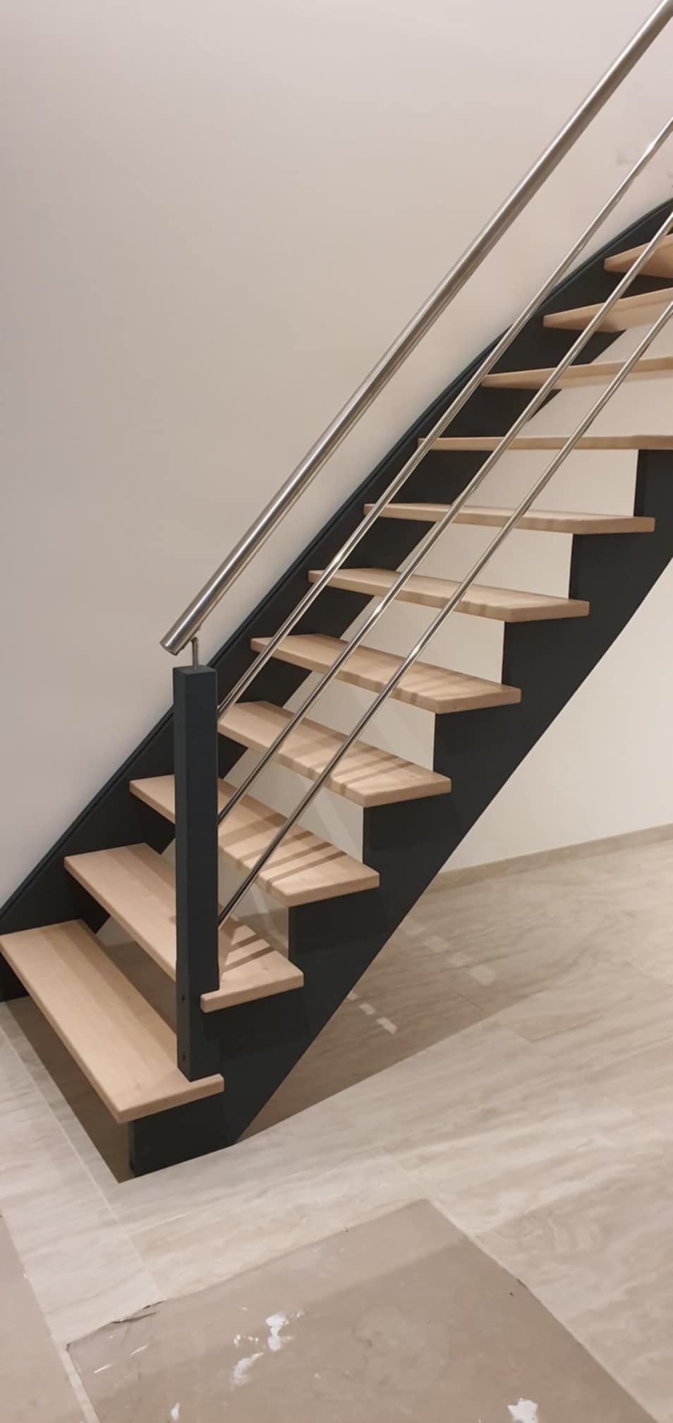 Fabrication d'escalier sur mesure en bois