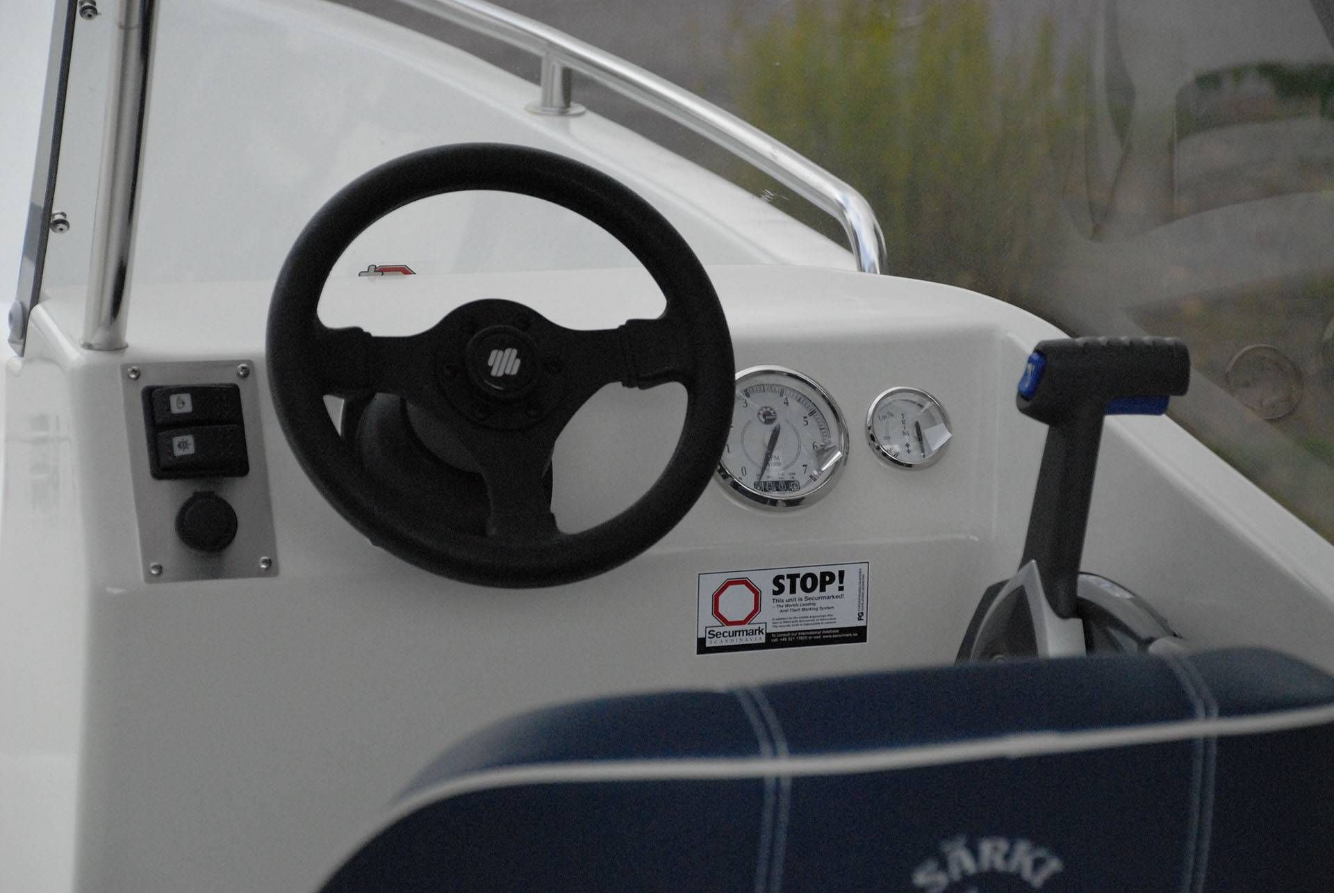 SÄRKI 480 TC - Tuplapulpettivene