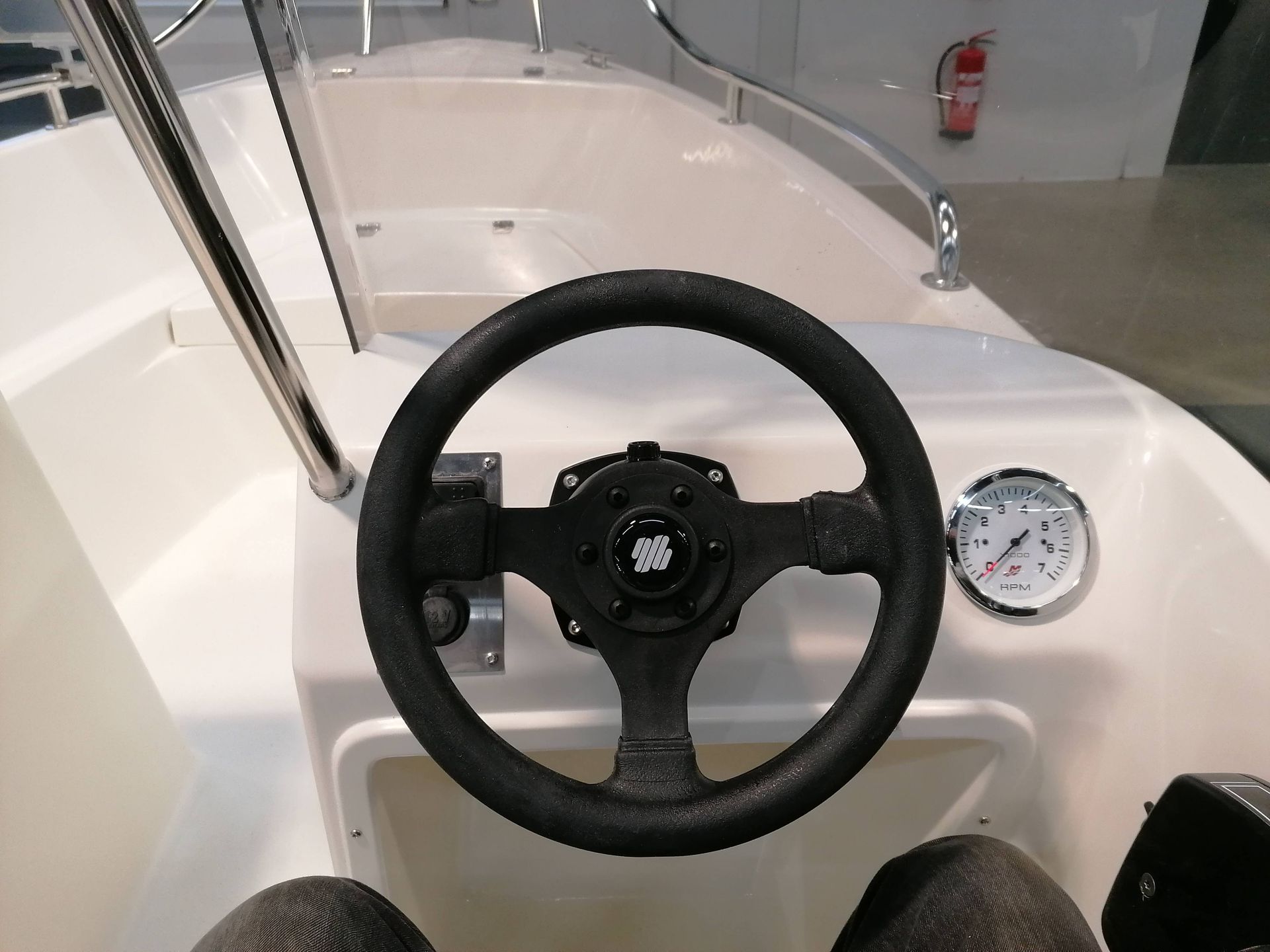 SÄRKI 430 TC - Tuplapulpettivene