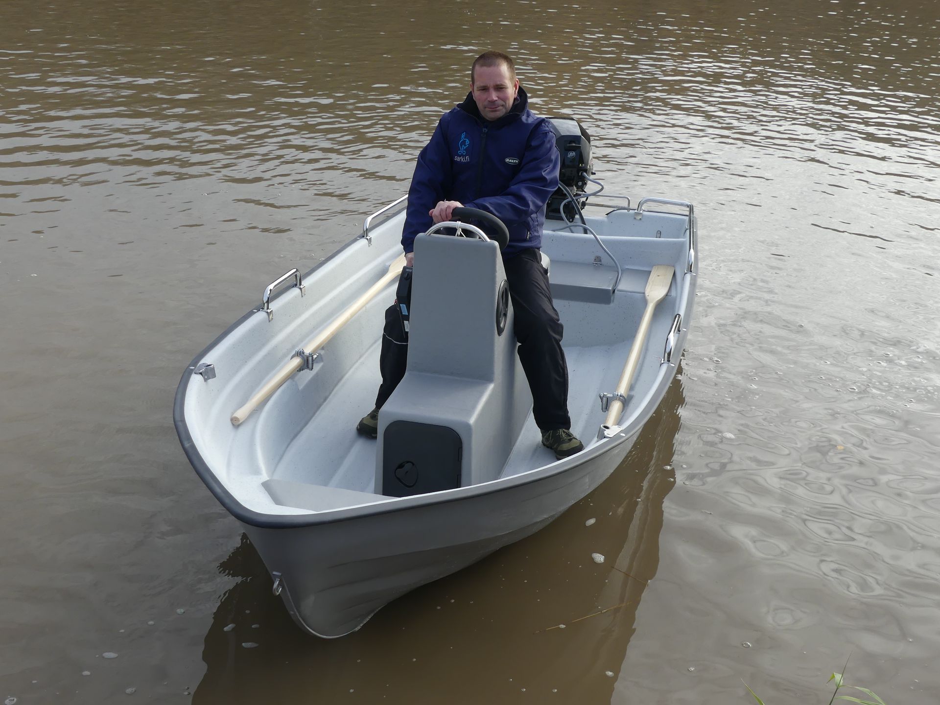 Särki 411 JS - Satulapulpettivene