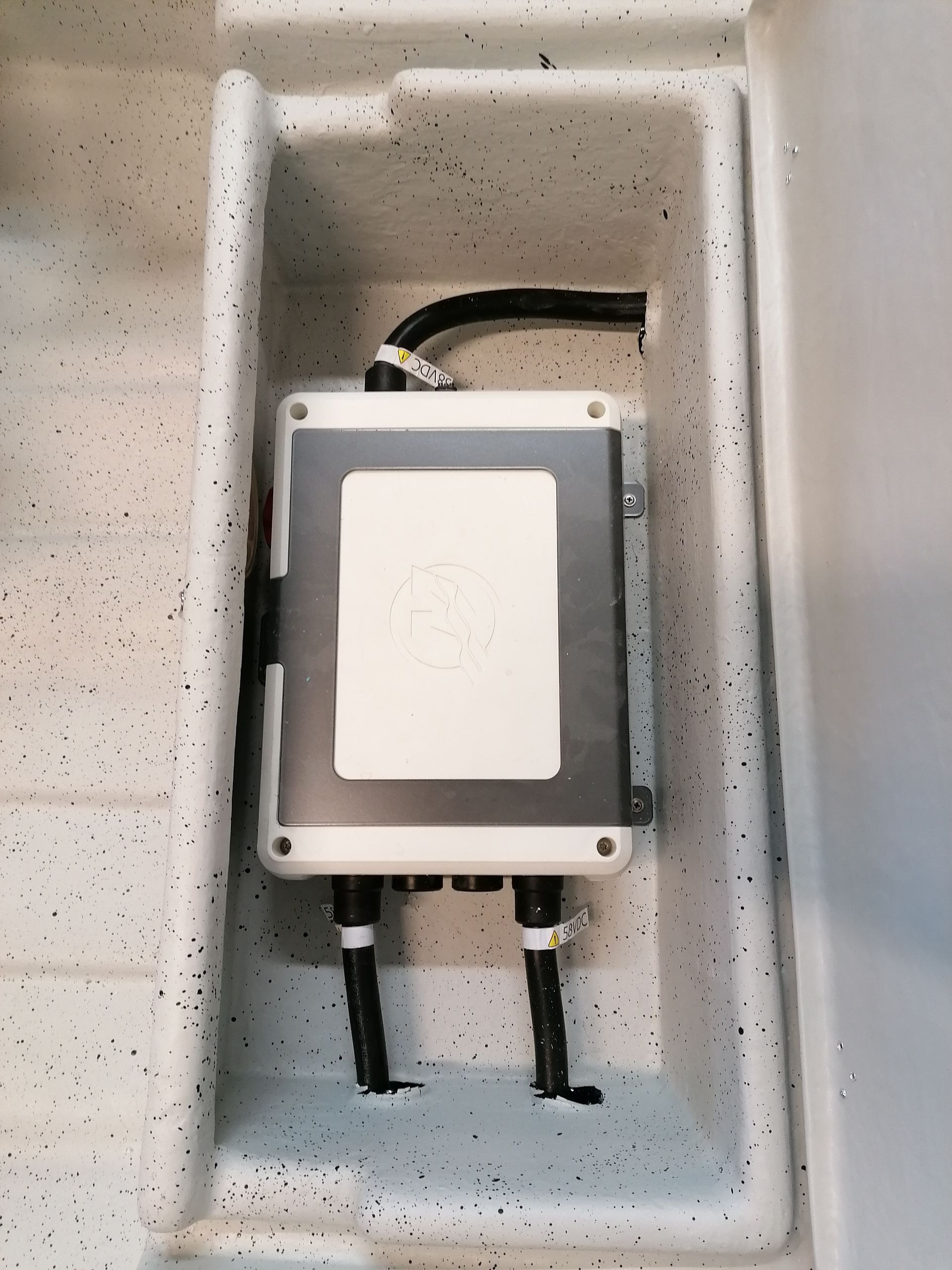 Särki 411 R Avator - Sähköpulpettivene