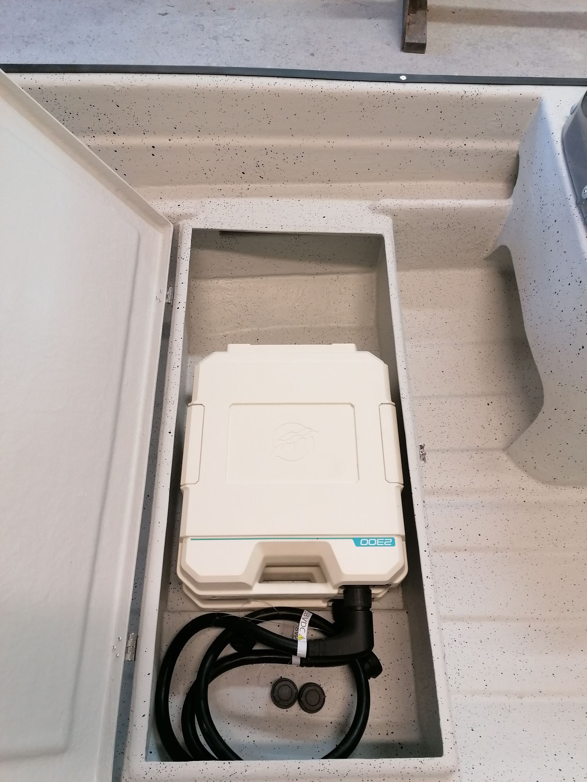 Särki 411 R Avator - Sähköpulpettivene