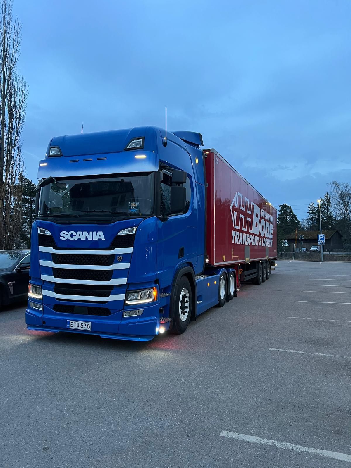 Nosturiauto - Scania R620 - Sea Container Service Ltd Oy