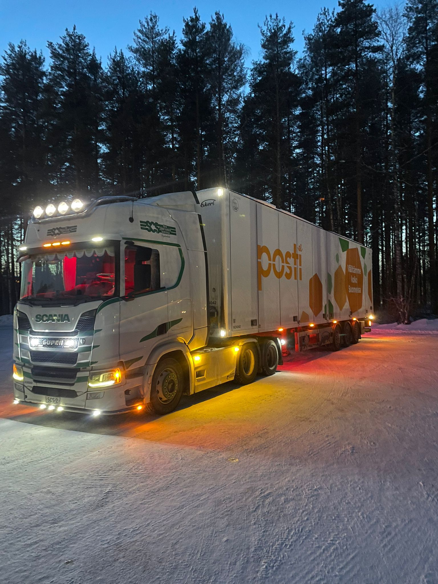 Kuljetuspalvelut - Fassi 275 - Sea Container Service Ltd Oy