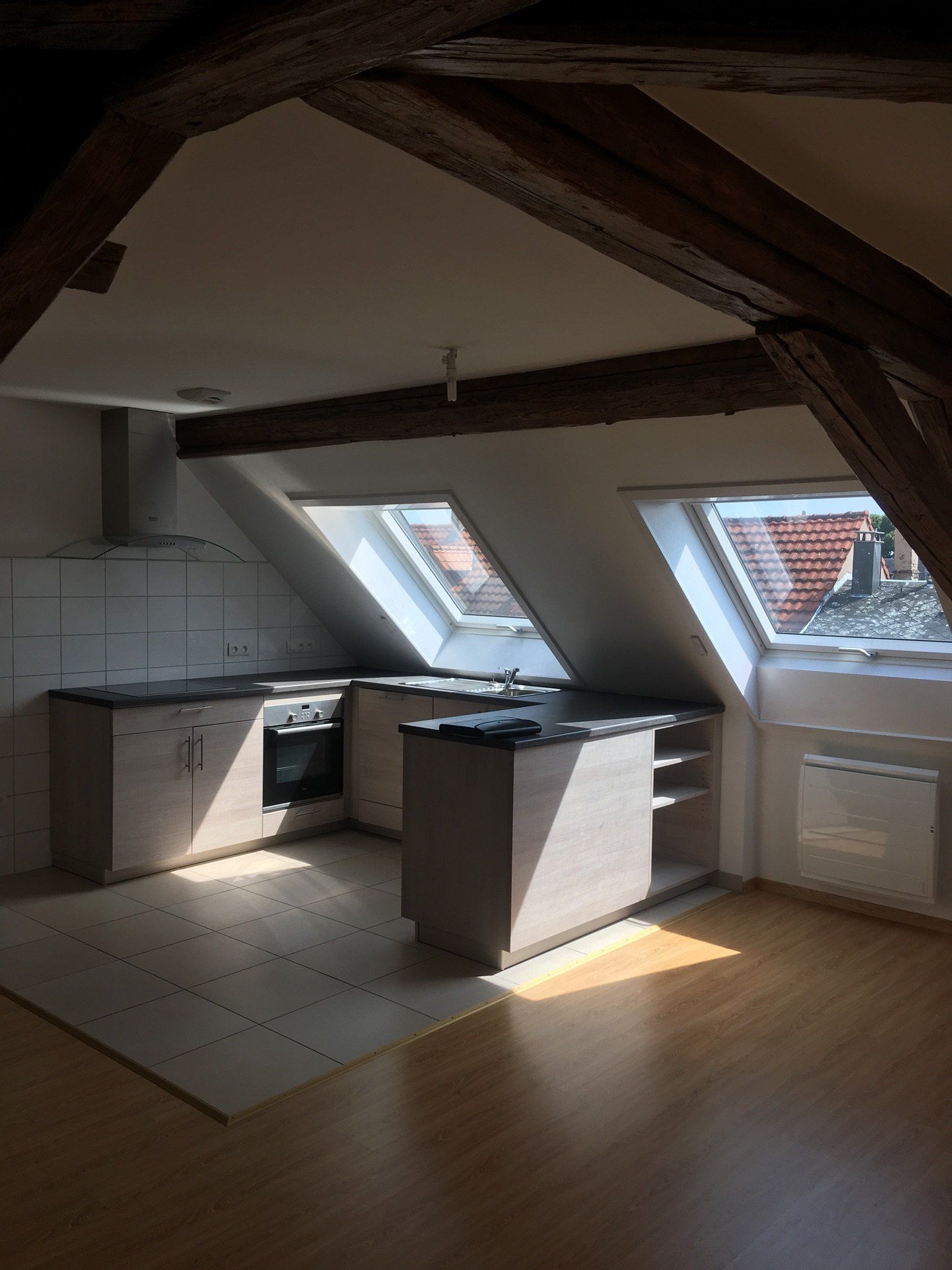 Création d'une pièce sous le toit - pose de fenêtre de toit