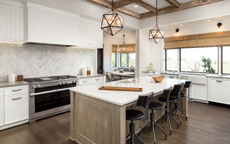 Kauniiksi remontoitu keittiö