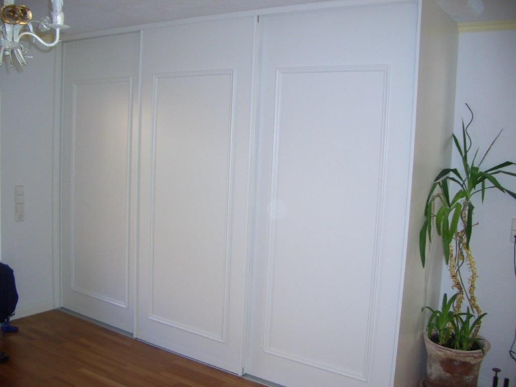 Eine weiße Schiebefront