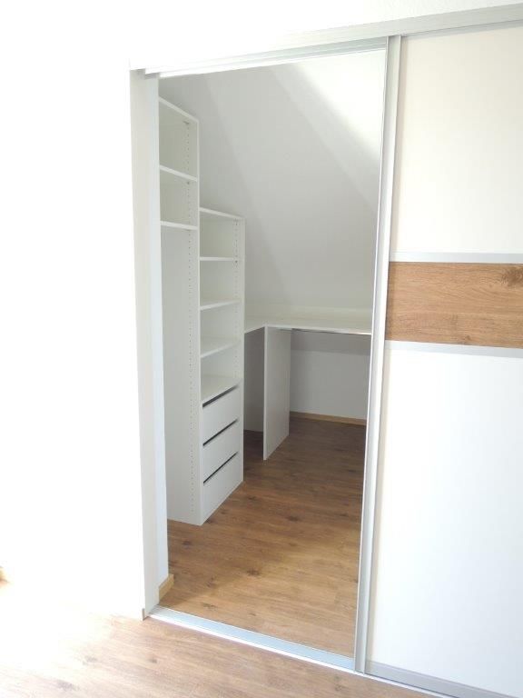 Begehbarer Kleiderschrank