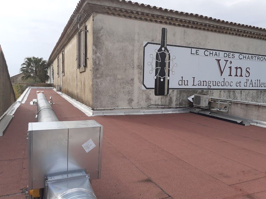 Vue du toit plat du Chai des Vins du Languedoc