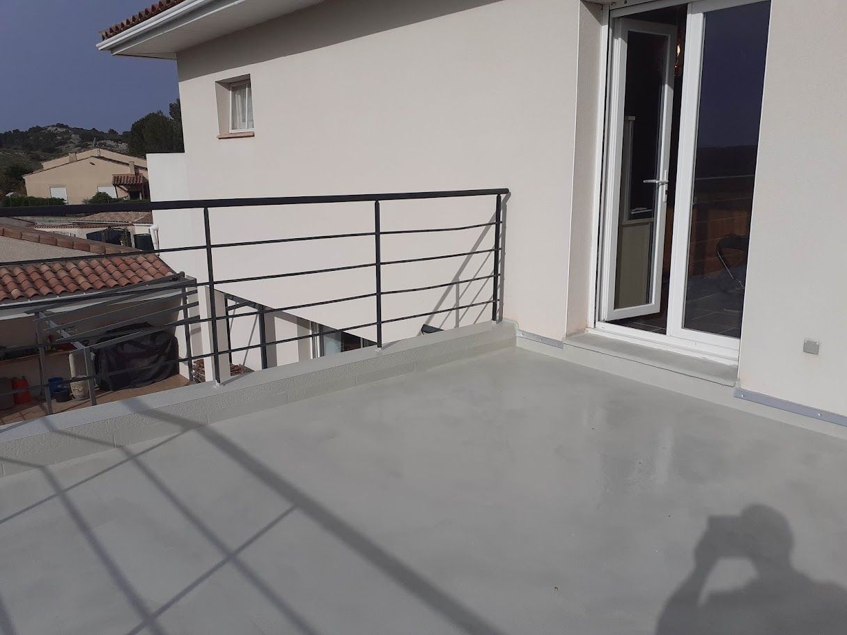 Une terrasse bien lisse et étanche avant la pose de carrelage