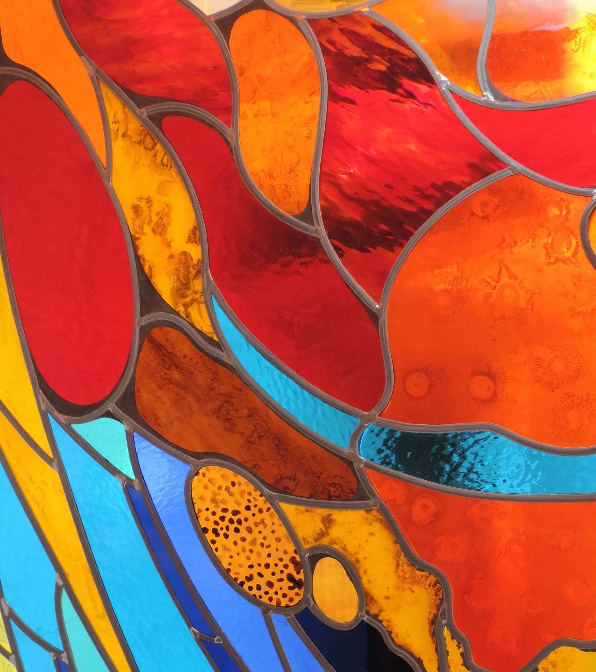 création vitraux verres colorés