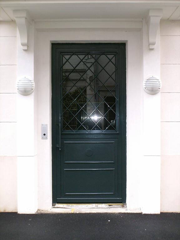Porte d'immeuble