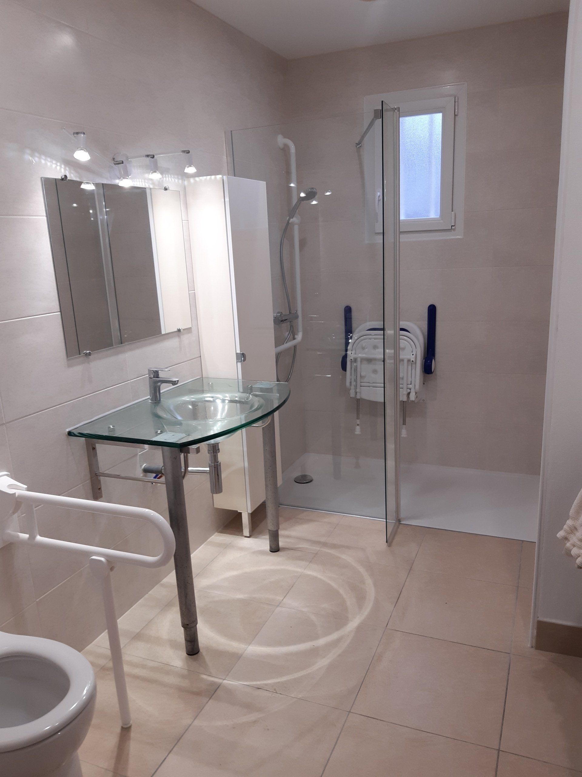 Rénovation de salle de bain PMR