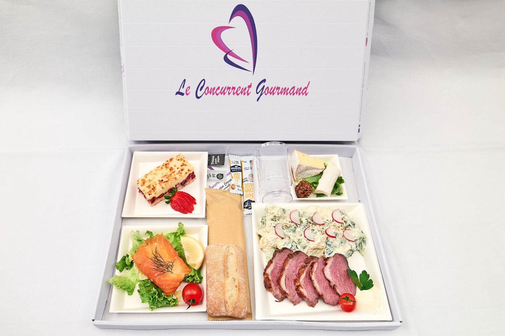 Lunch box avec des légumes et de la viande