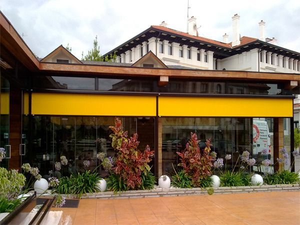 Patio de restaurante moderno 