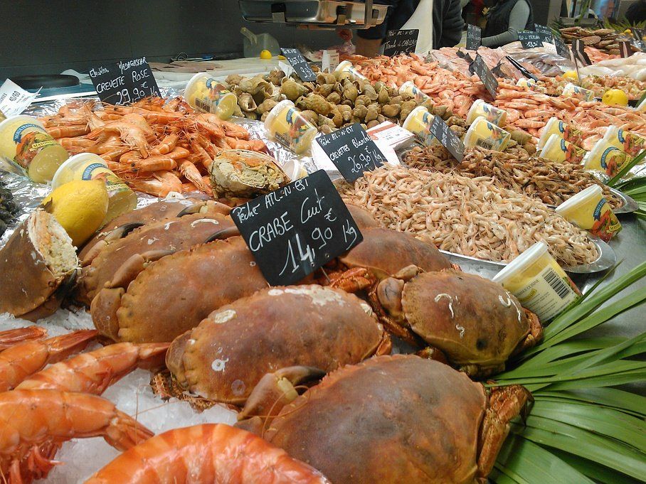 Stand de coquillages et crustacés - Poissonnerie Libournaise