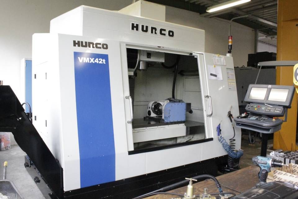 H&P CNC-Fertigung oHG Arbeitsraum und Maschine