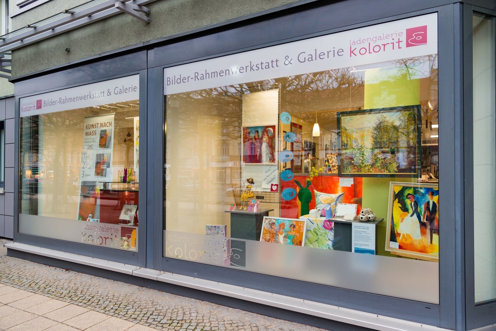 Schaufenster Ladengalerie Kolorit