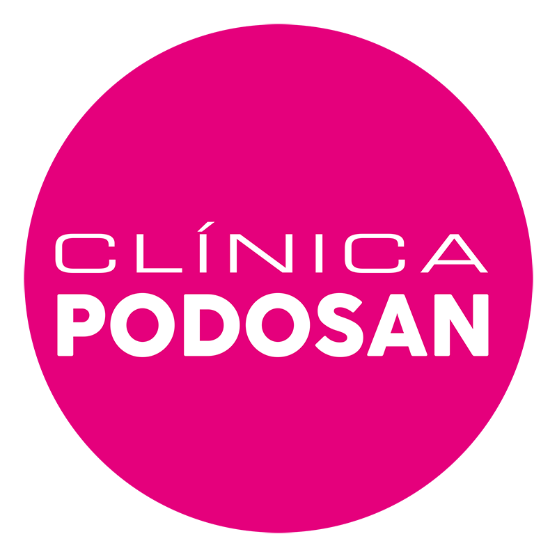 Un círculo rosa con las palabras clínica podosan en él.