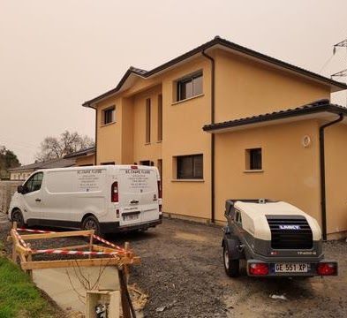 Livraison du ciment pour la chape en soirée