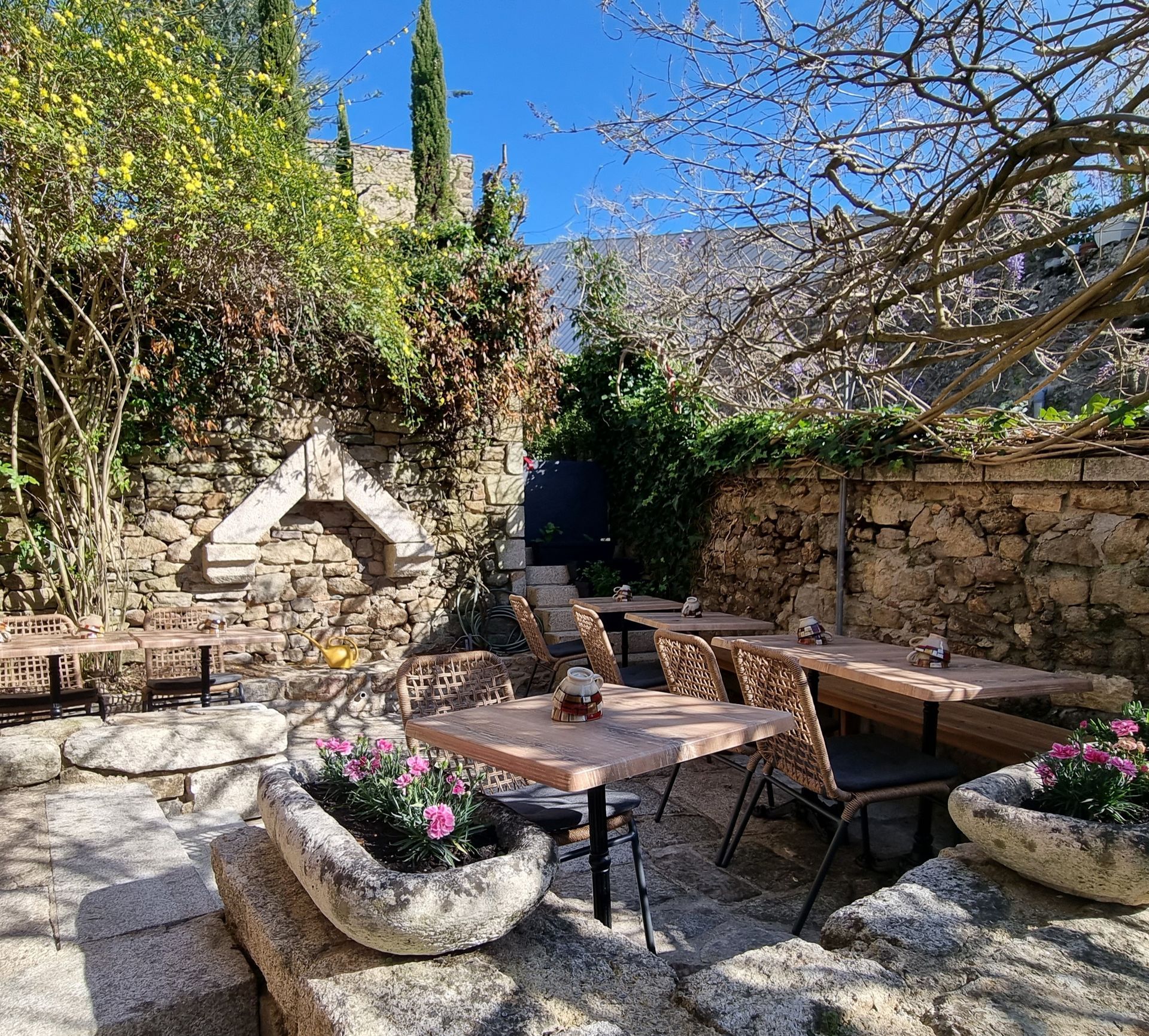 Tables de la terrasse