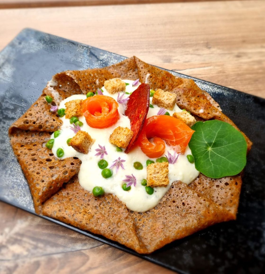 Galette salée au saumon