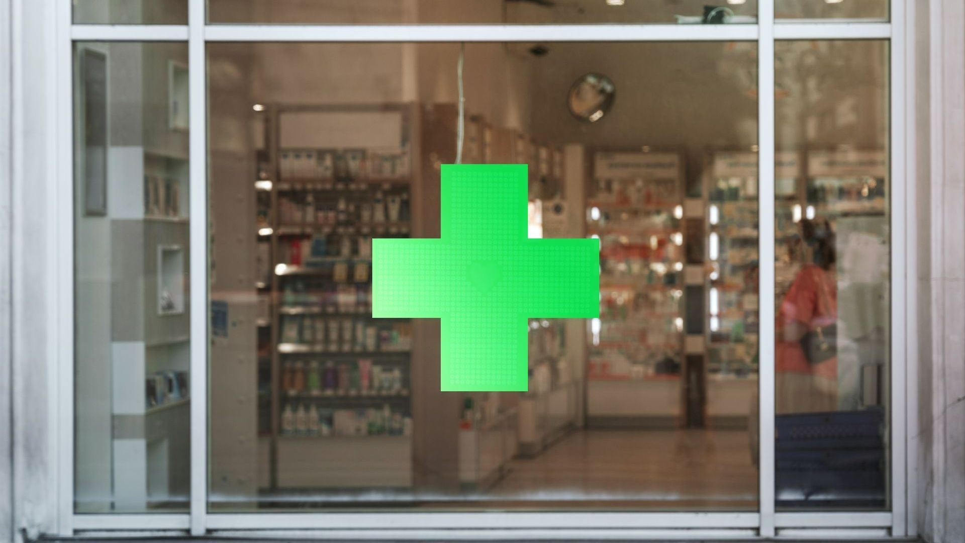 Adhésif sur vitrine de pharmacie