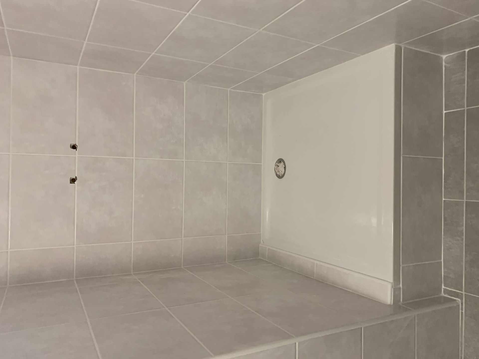 Travaux de maçonnerie sur un terrain