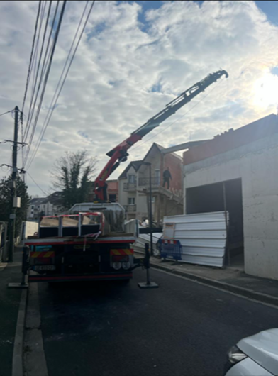 Bras grue pour travaux en garage