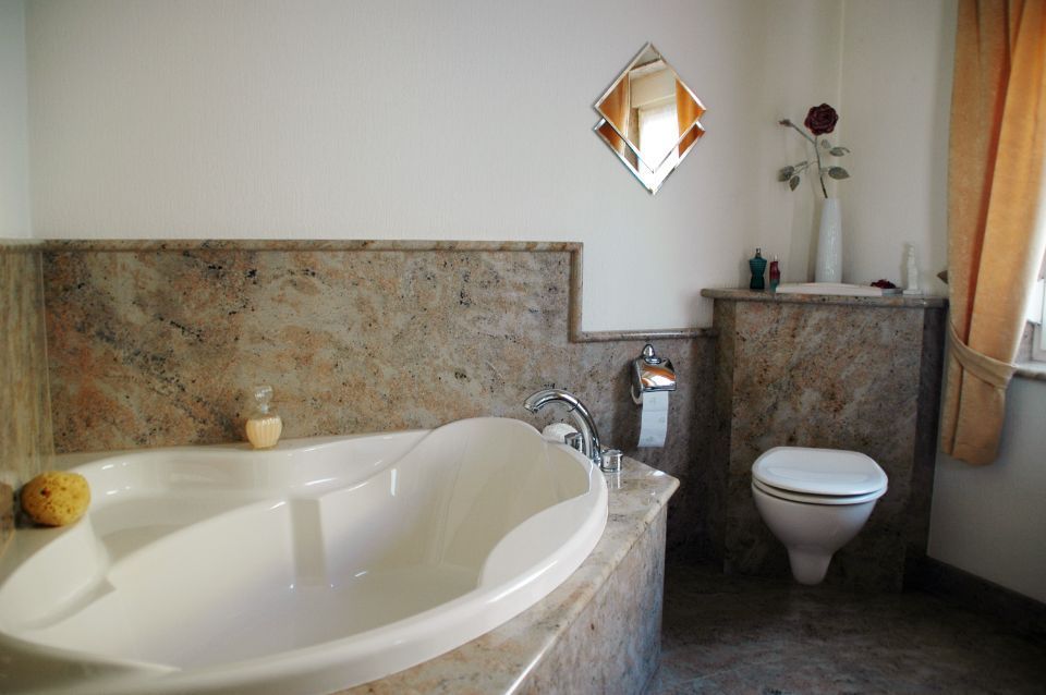 Bad aus Naturstein 9