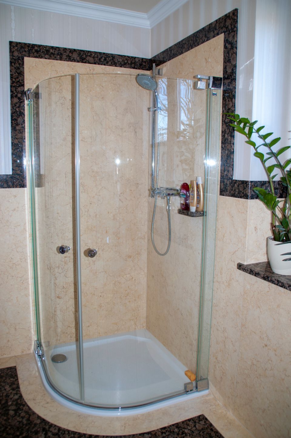 Bad aus Naturstein 11