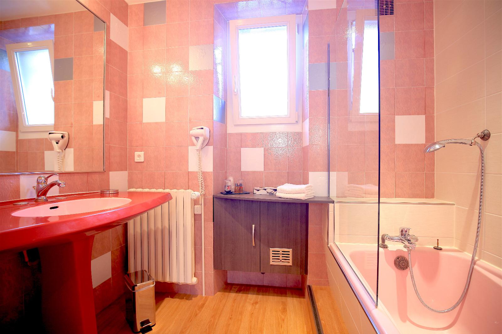 Salle de bains privative de l'Hôtel