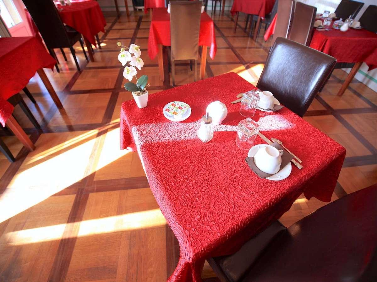 Salle petit déjeuner