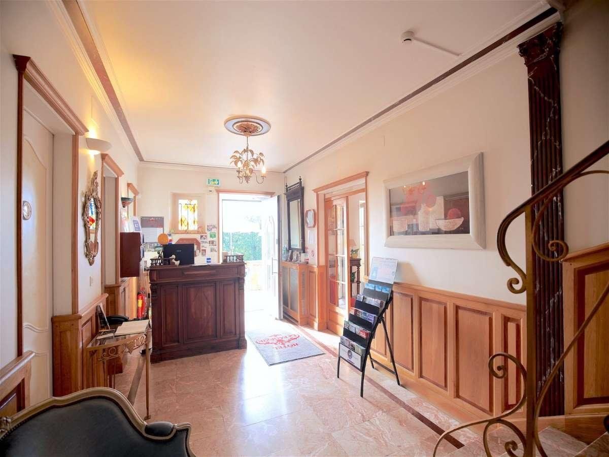 Réception de l'Hôtel la Pagézie