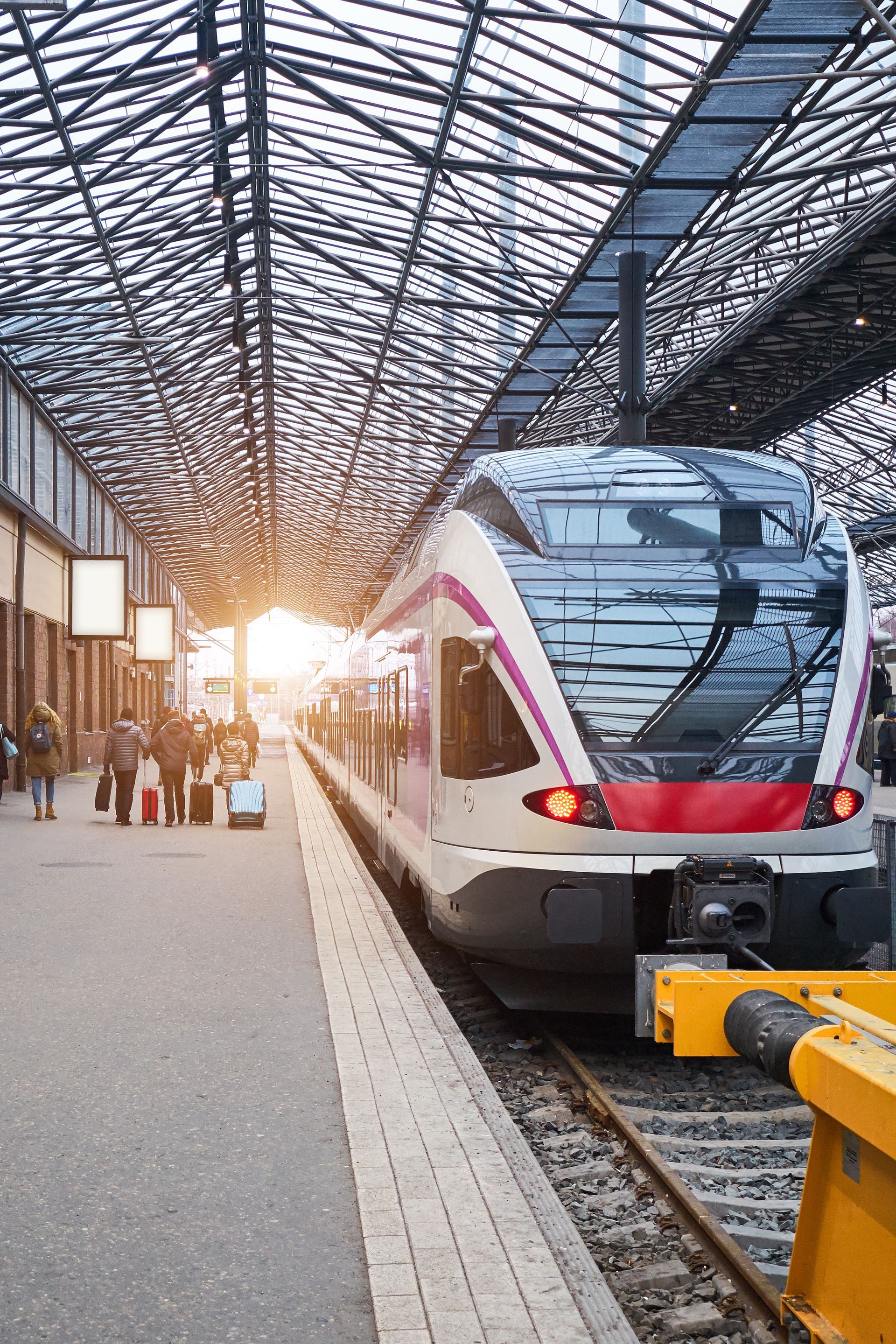 Un train à l'arrêt en gare de Val-de-Reuil