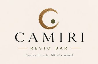 El logotipo de Camiri Resto Bar está sobre un fondo marrón.