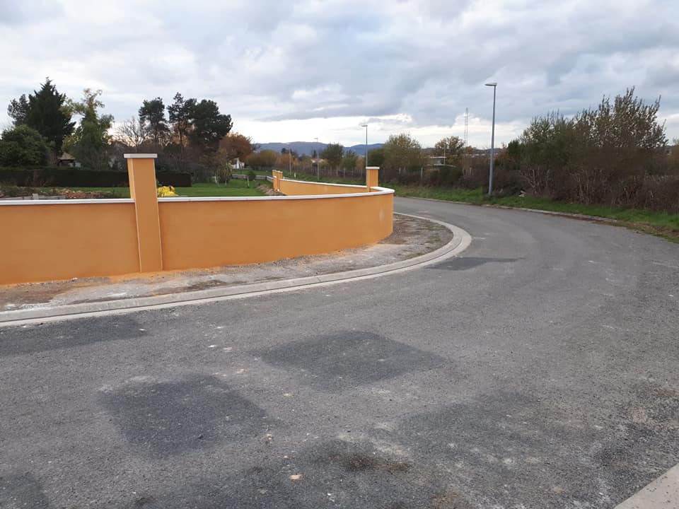 Clôture muret orange 