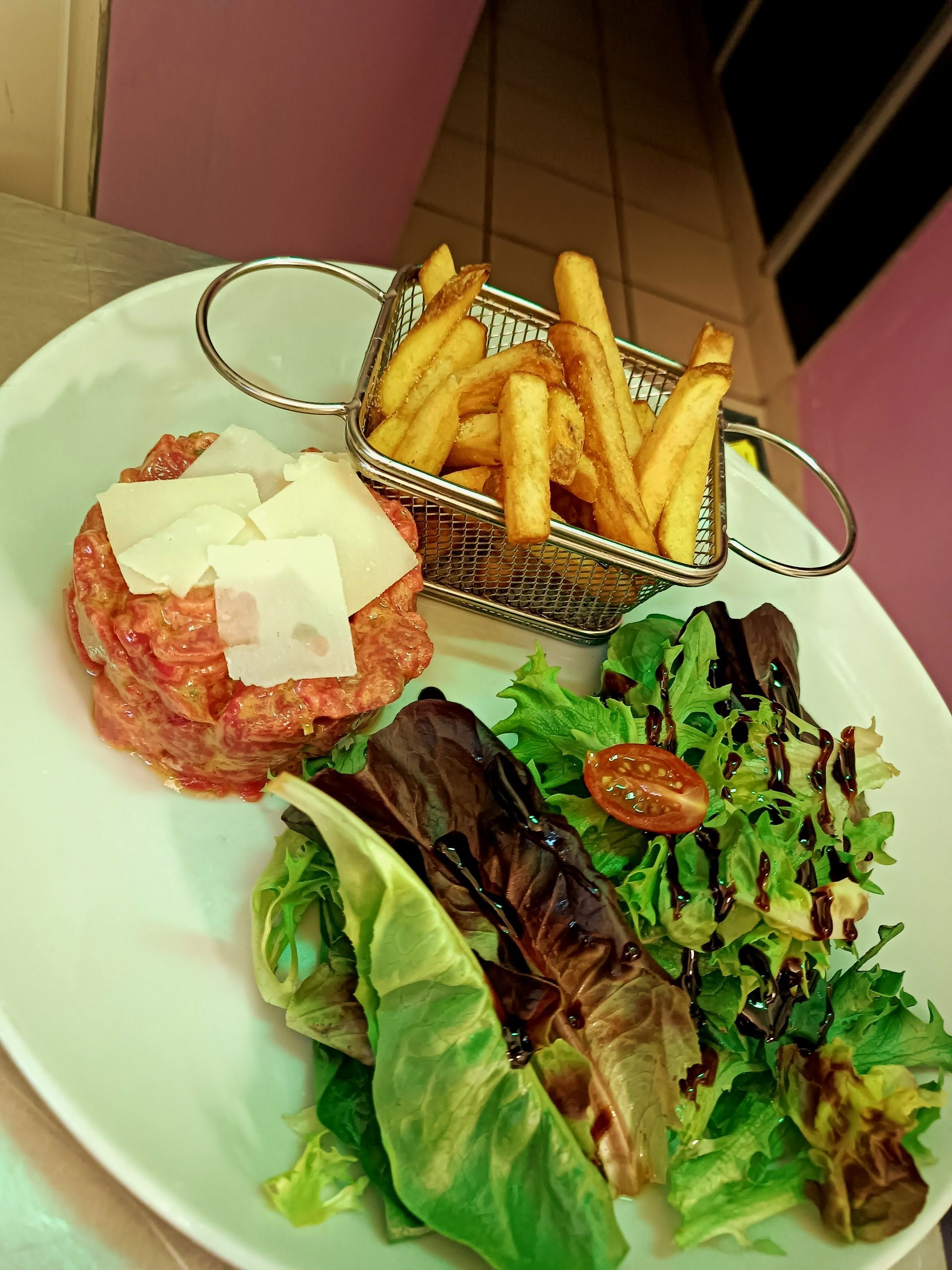 Assiette de tartare de bœuf