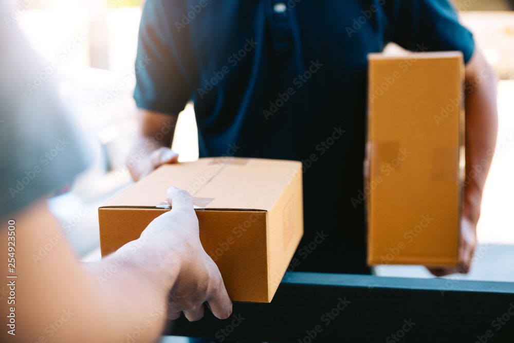 Paketübergabe