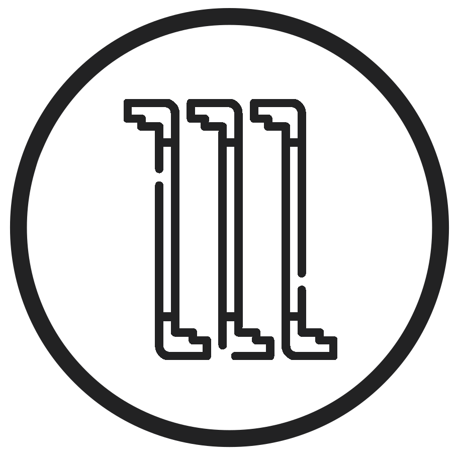 Ein schwarz-weißes Logo mit dem Buchstaben M in einem Kreis.