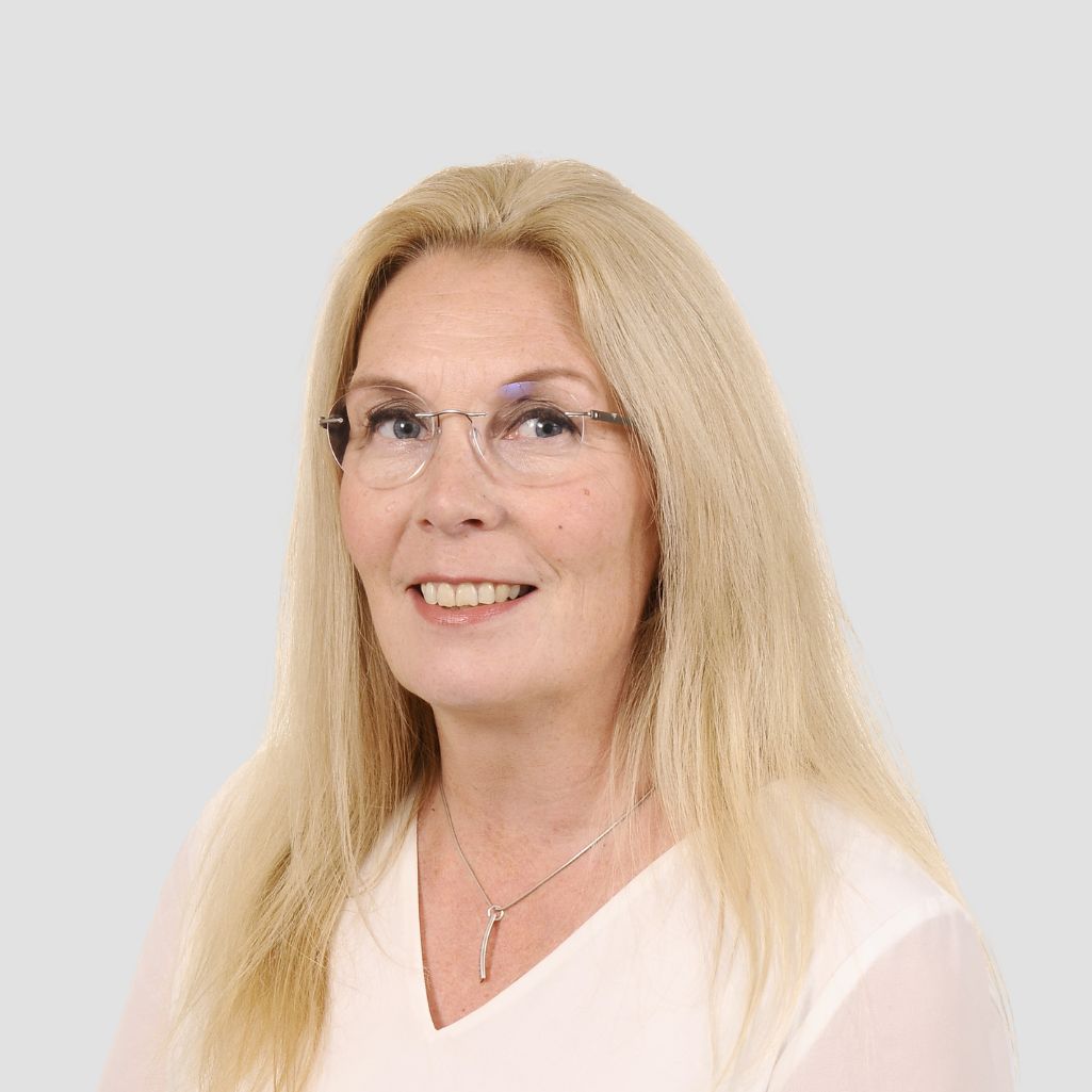 I
sännöitsijä Riitta Niemelä
