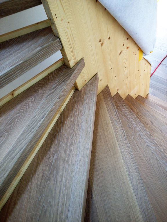 Treppen - Friseursalon - Giezendanner & Patt Parkett GmbH
