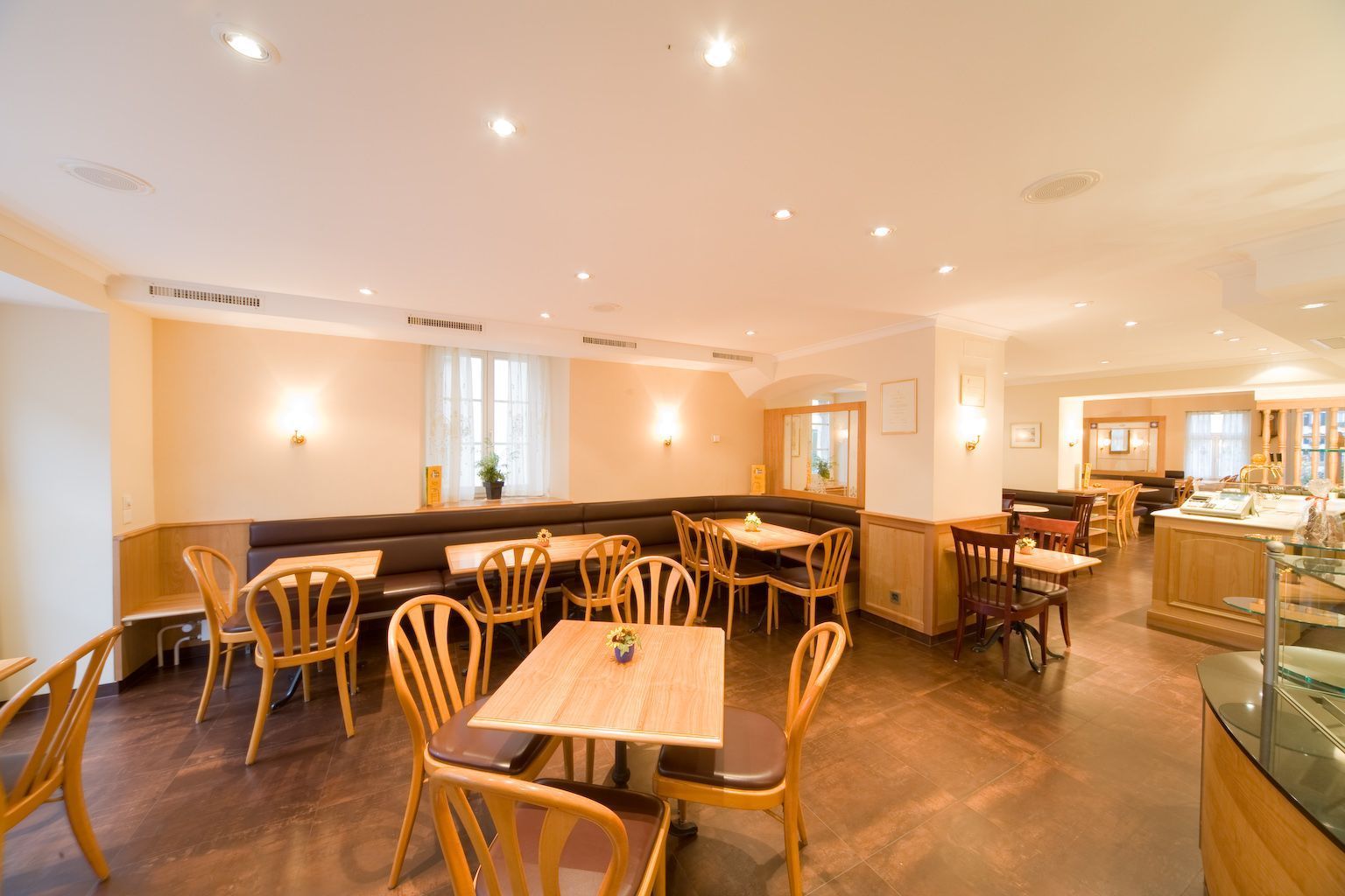 Restaurant - Kern Konditorei-Café GmbH - Laufen